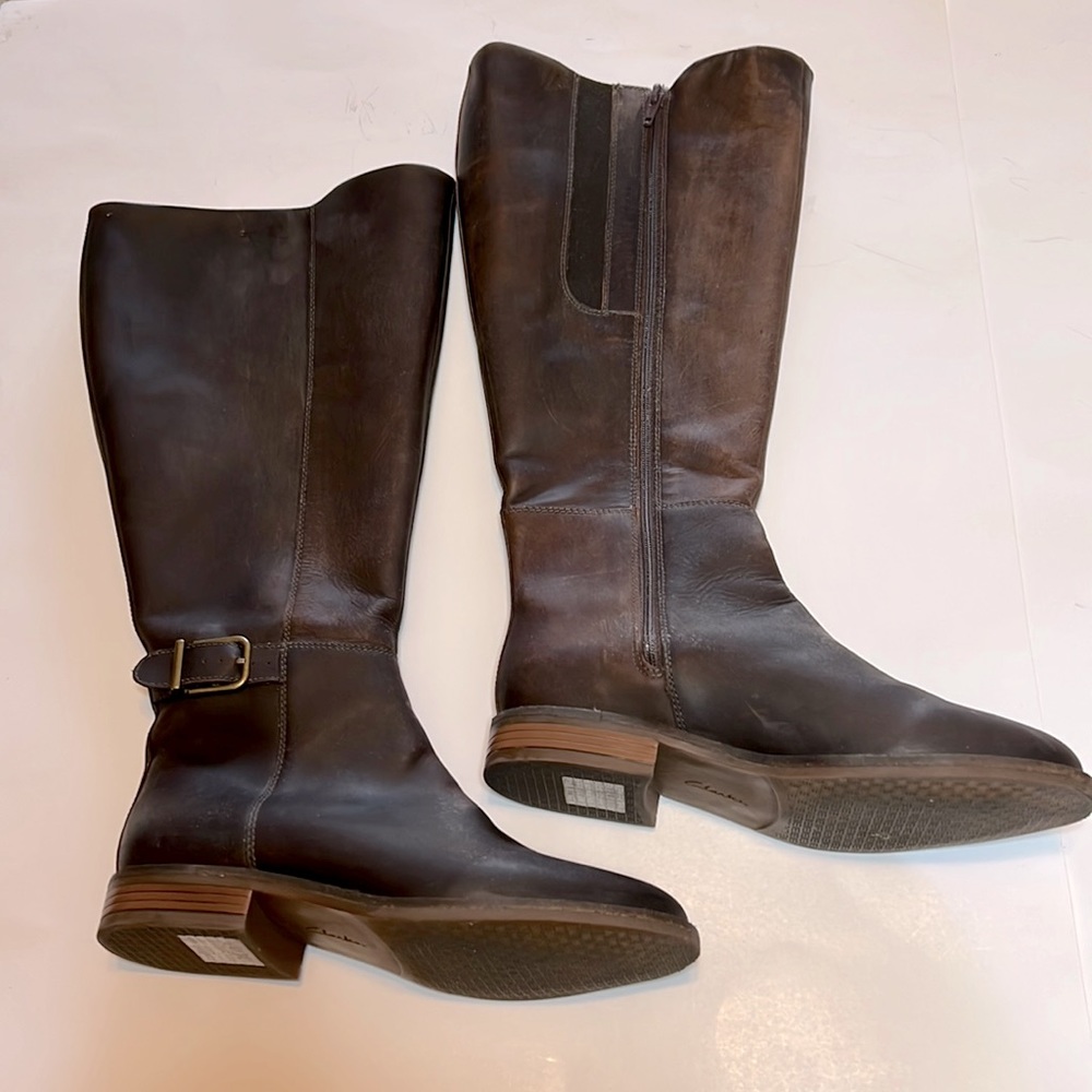 Clarks tall chocolate brown leather boots. Women Size 6